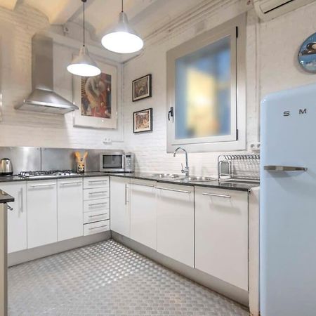Exclusive 2 Bedroom Apartment In The City Center Барселона Екстериор снимка
