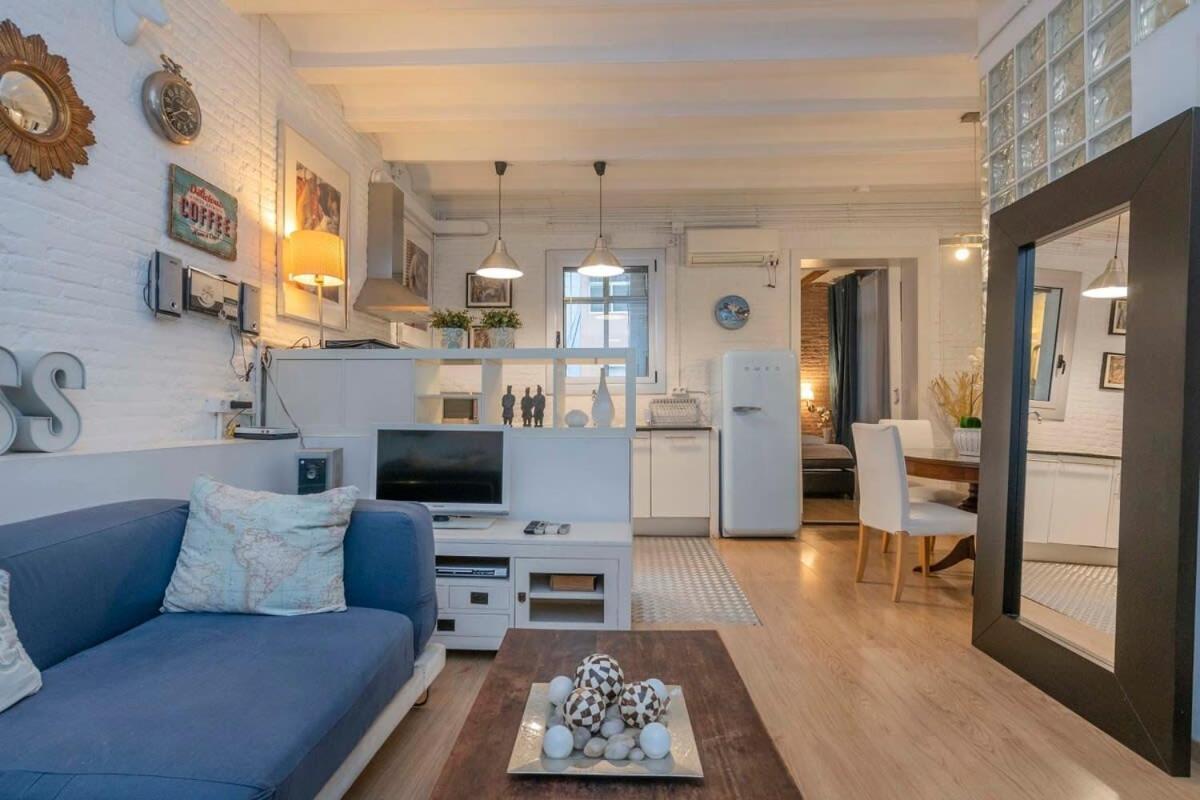 Exclusive 2 Bedroom Apartment In The City Center Барселона Екстериор снимка
