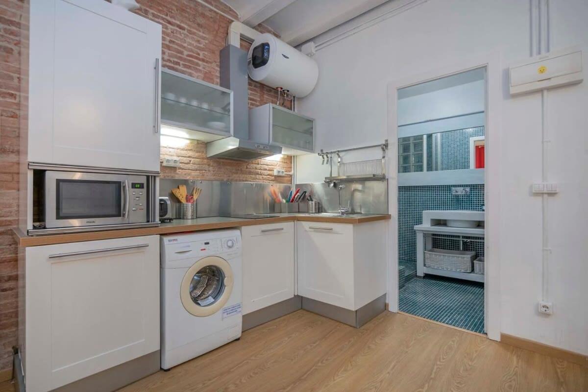 Exclusive 2 Bedroom Apartment In The City Center Барселона Екстериор снимка