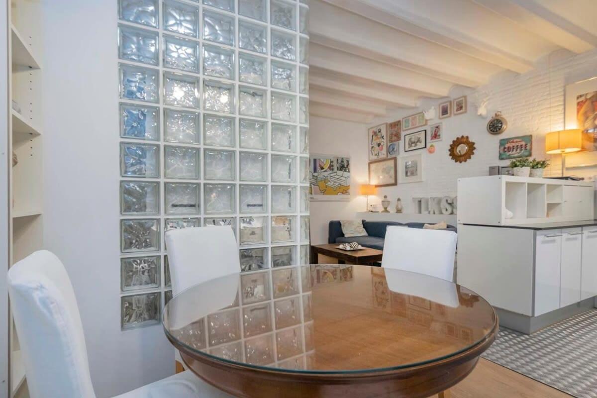 Exclusive 2 Bedroom Apartment In The City Center Барселона Екстериор снимка