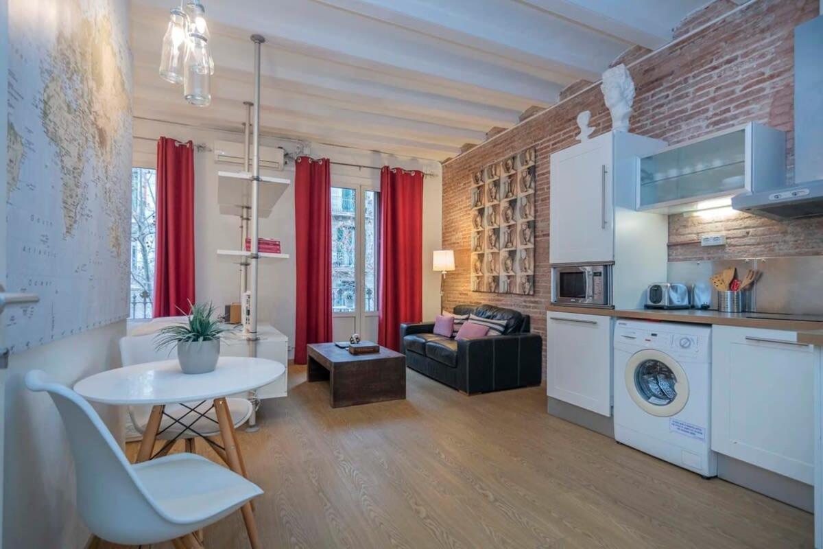 Exclusive 2 Bedroom Apartment In The City Center Барселона Екстериор снимка