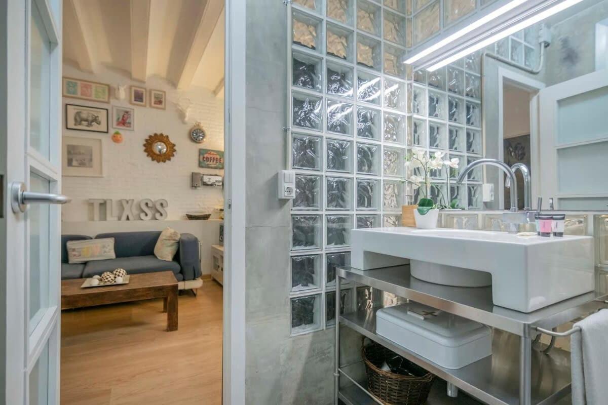 Exclusive 2 Bedroom Apartment In The City Center Барселона Екстериор снимка